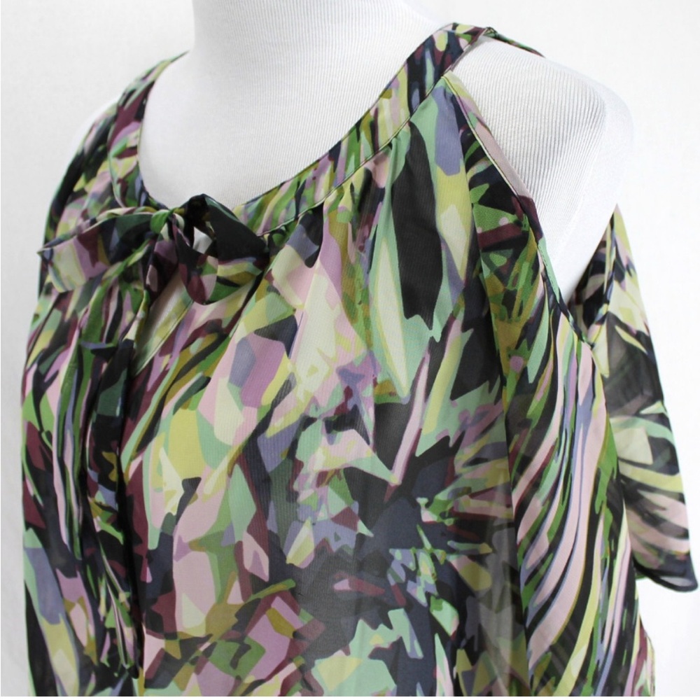 Jennifer López Multicolor Cold Shoulder Blouse - Picture 6 of 8